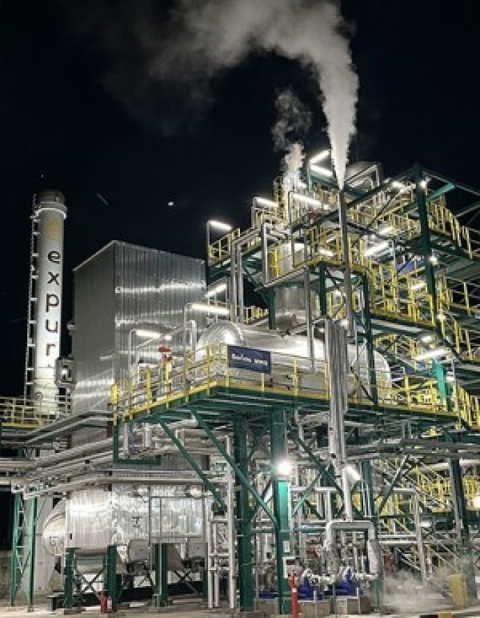 Chaudière biomasse de l'usine de chimie renouvelable d'Expur en Roumanie